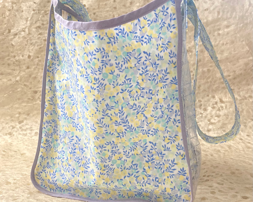 専用　リバティ　スマホポーチ　ショルダー　ハンドメイド　プールパーティ 人気No.1】 専用 プール ハンドメイド ショルダー スマホポーチ