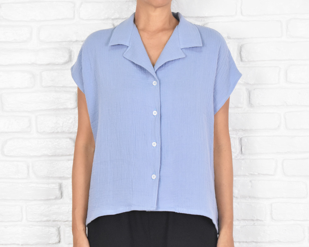 シンプルなコットンダブルガーゼシャツ　サックスブルー　開襟シャツ