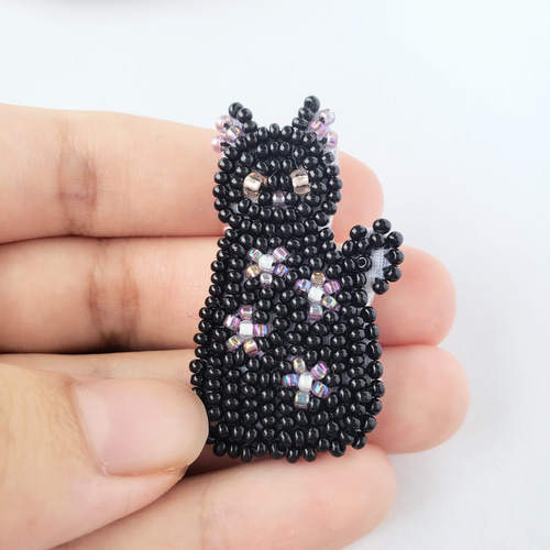 黒猫ちゃんブローチ*ビーズ刺繍 ブローチ fwari*** 通販