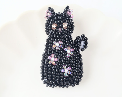 黒猫　ビーズ刺繍ブローチ 黒猫ちゃんブローチ*ビーズ刺繍 ブローチ fwari*** 通販
