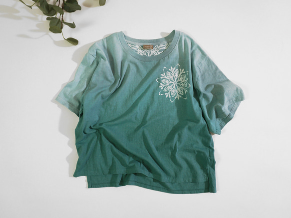 葉風のマンダラ ろうけつ染めオーバーサイズtee( ユニセックスサイズ) *ash green* 3枚目の画像