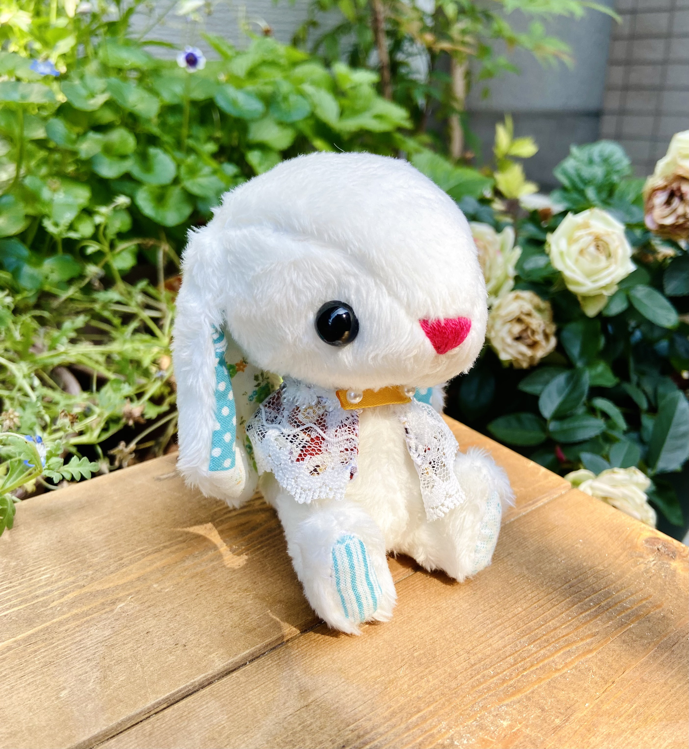 白うさぎのぬいぐるみ ロップイヤー レースポンチョ ぬいぐるみ くまや