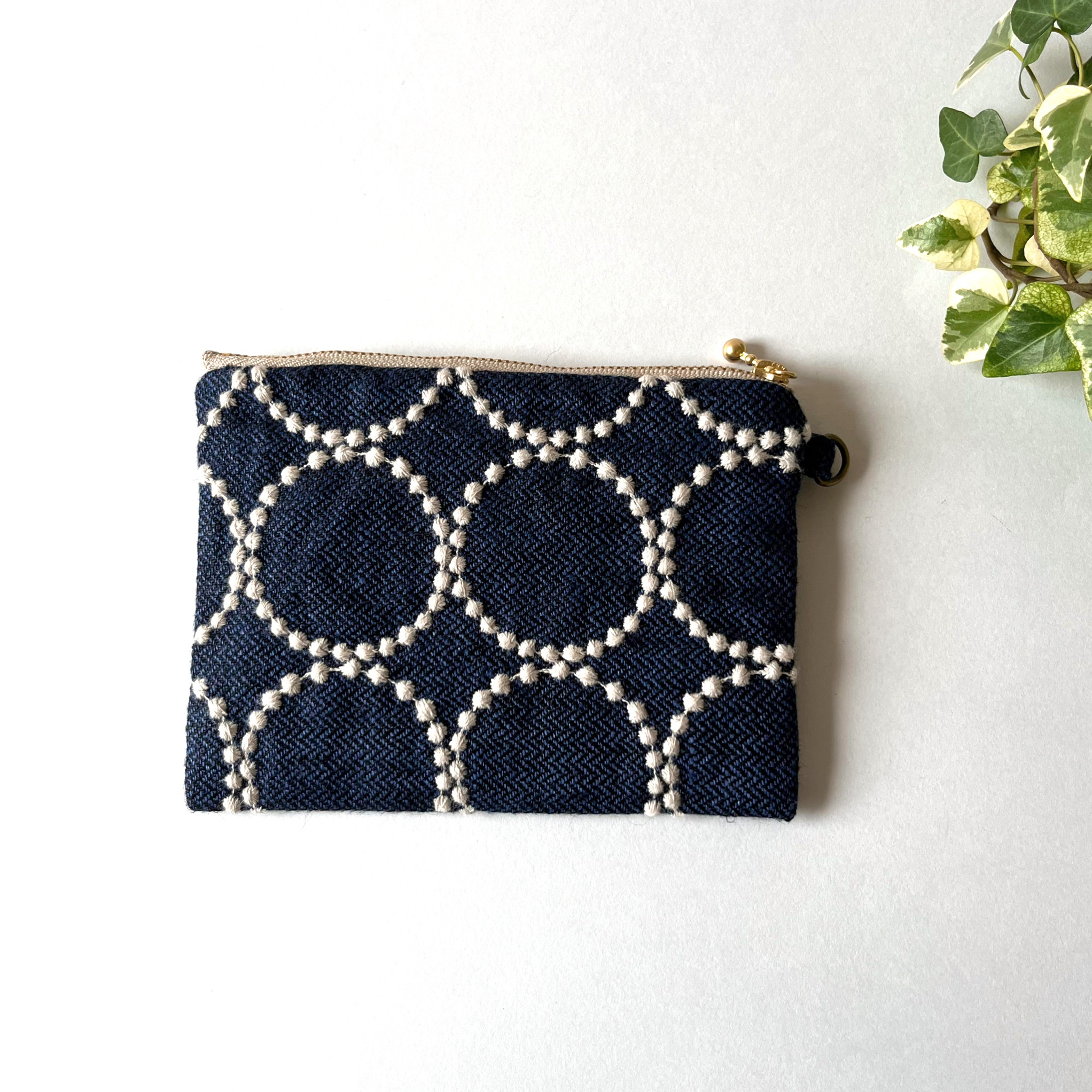 Ezviz - ミナペルホネン 刺繍ポーチ 