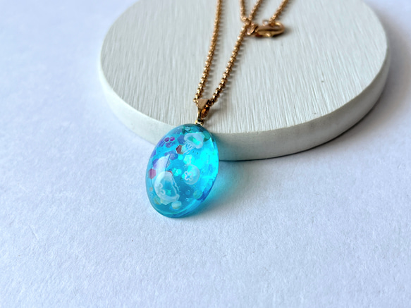 クラゲの夜空蓄光ネックレス（アクアブルー）/ 海 ネックレス