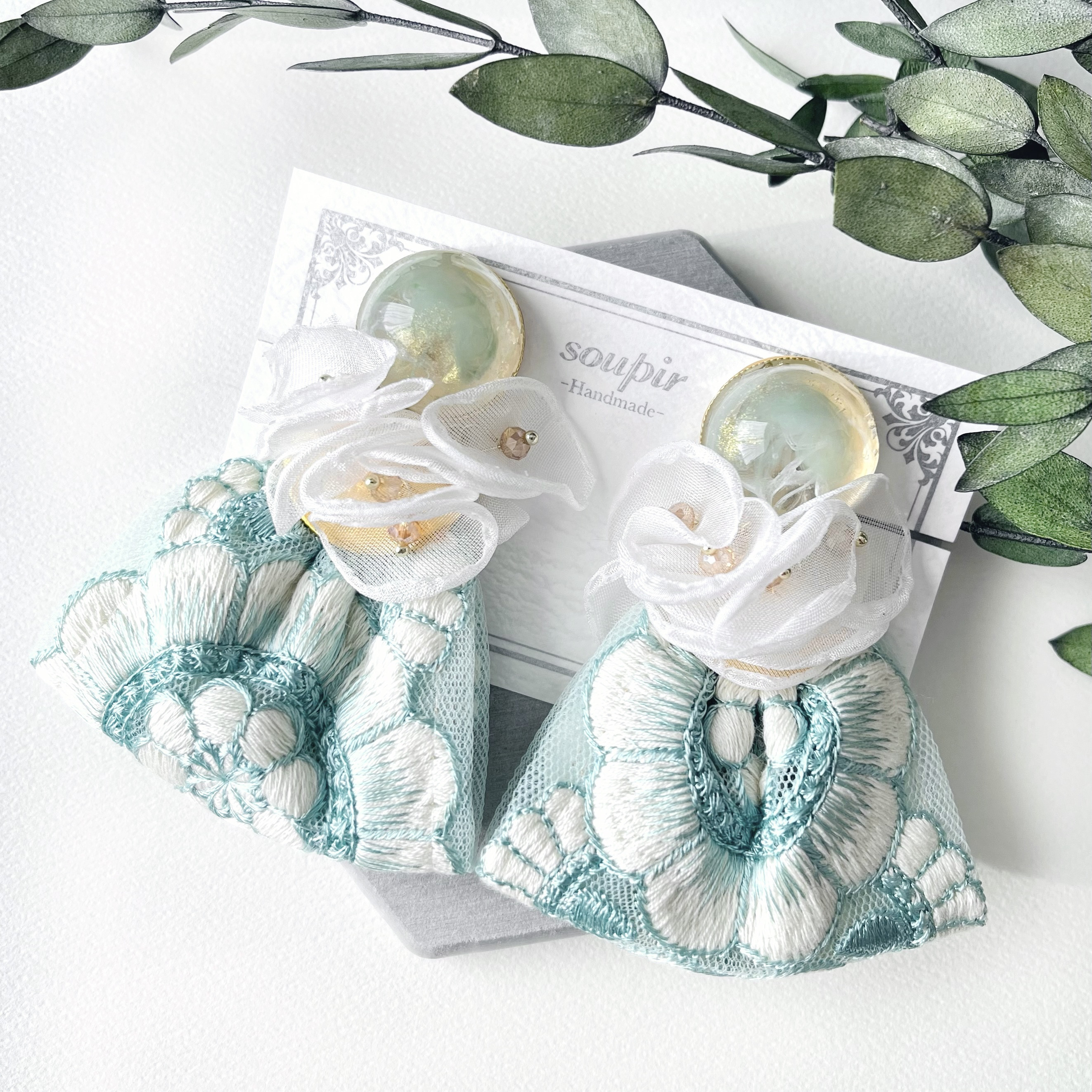 大ぶりシフォンインド刺繍リボンタッセルピアス/イヤリング