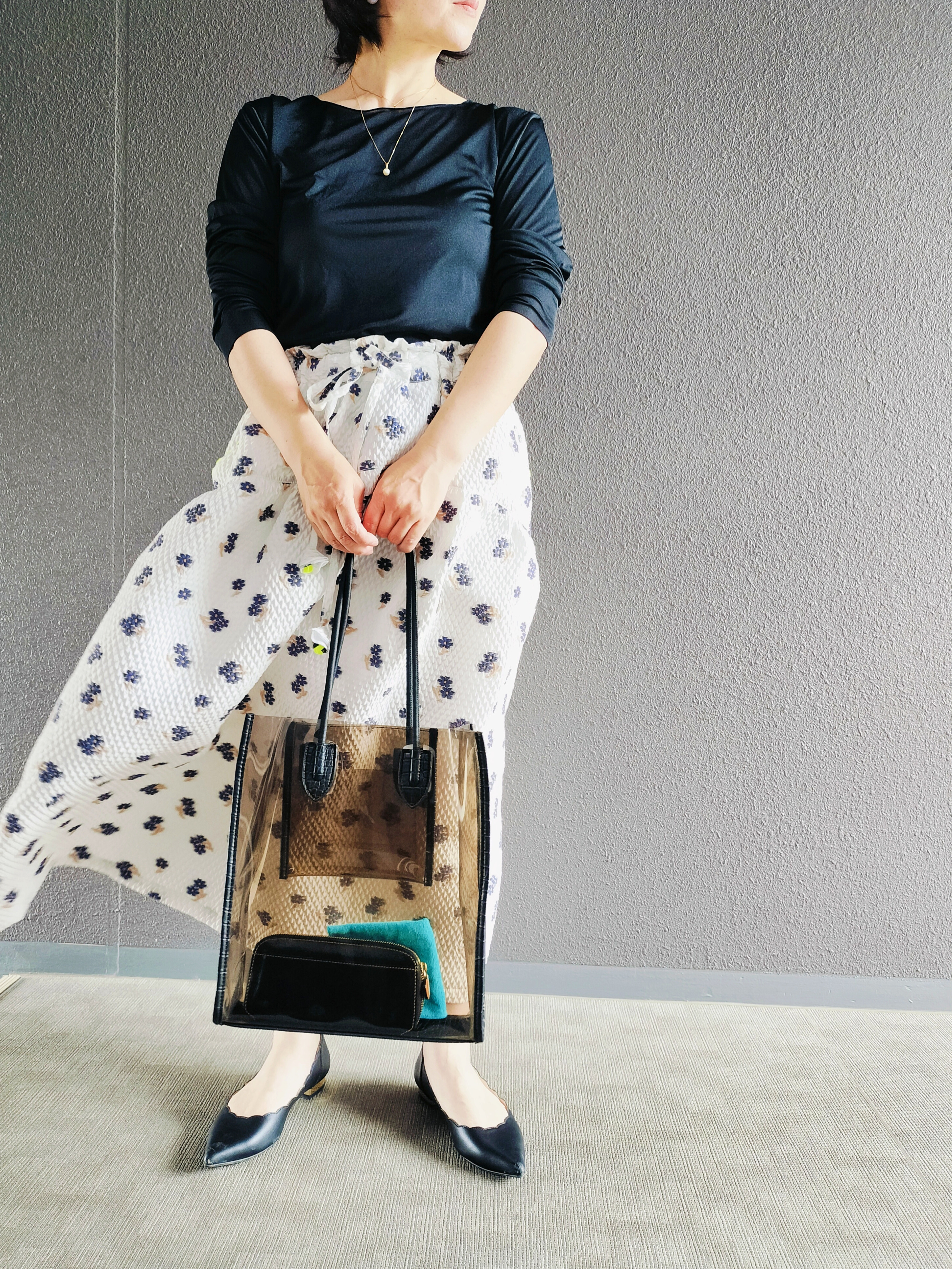 【SALE2/19～】360°どこから見ても圧倒的見映えな主役スカート！ 【花柄ネイビー】