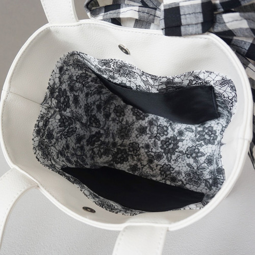 大人可愛い大きなリボントートバッグ チェック柄 PVCレザー（ホワイト