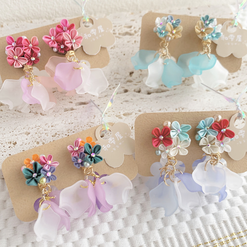 つまみ細工】【イヤリング】【ピアス】『小さなお花のひらひら