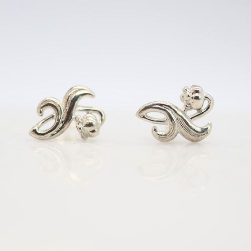 moil スズランピアス シルバー すずらんピアス(silver) ピアス（フック・チェーン） Ainsel