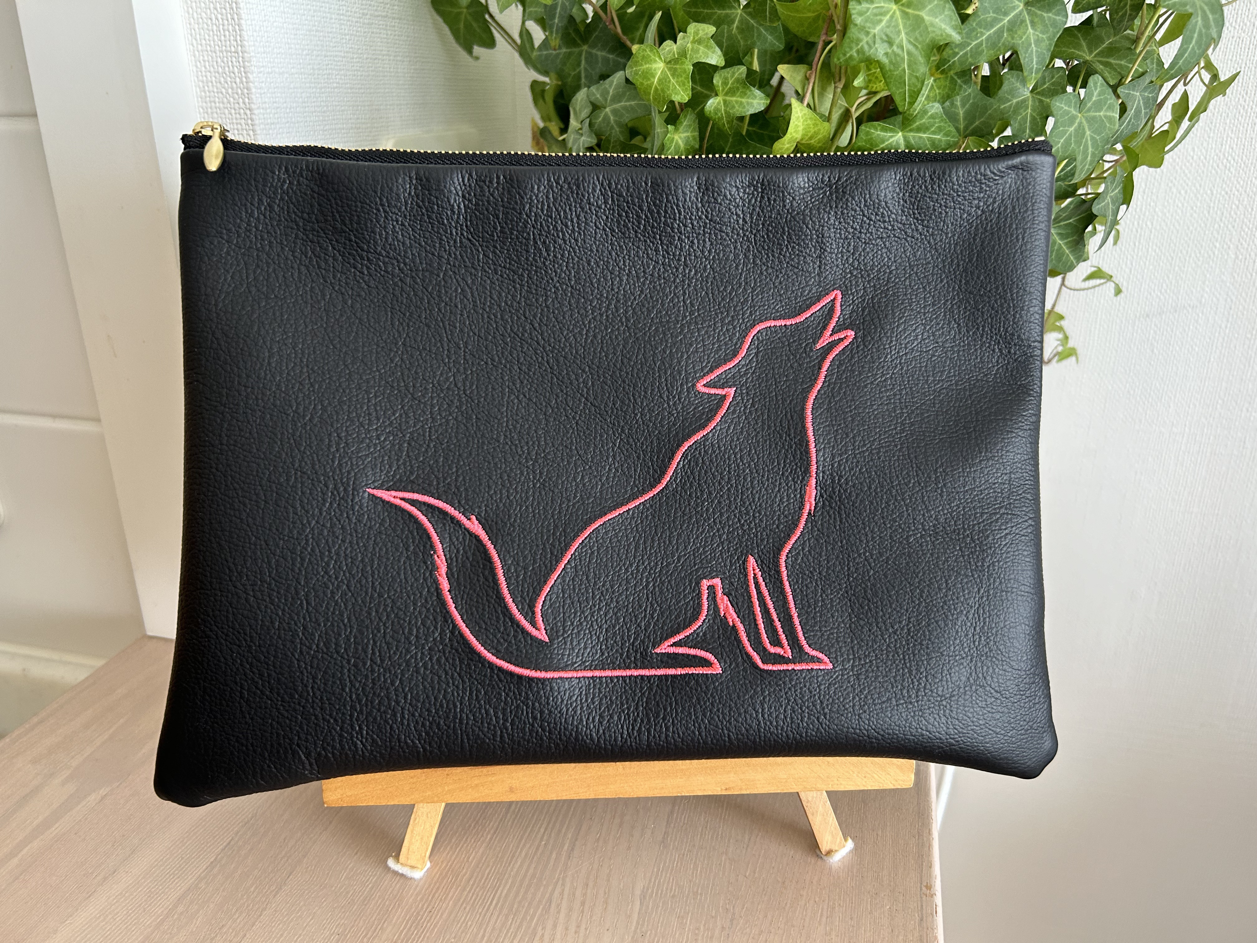 オオカミ　ポーチ［特大］ 7,200円