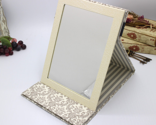 2e0772ac33816fc288f7ba8571a13c