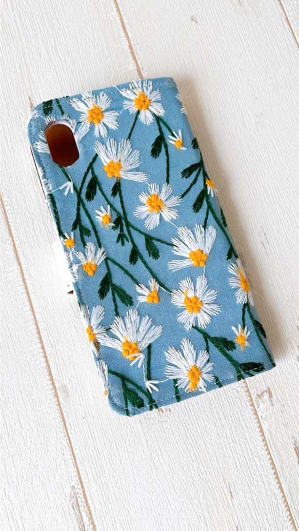 手帳型　風にそよぐマーガレット　ブルー　iPhoneケース 7枚目の画像