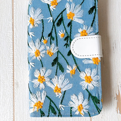 手帳型　風にそよぐマーガレット　ブルー　iPhoneケース 3枚目の画像