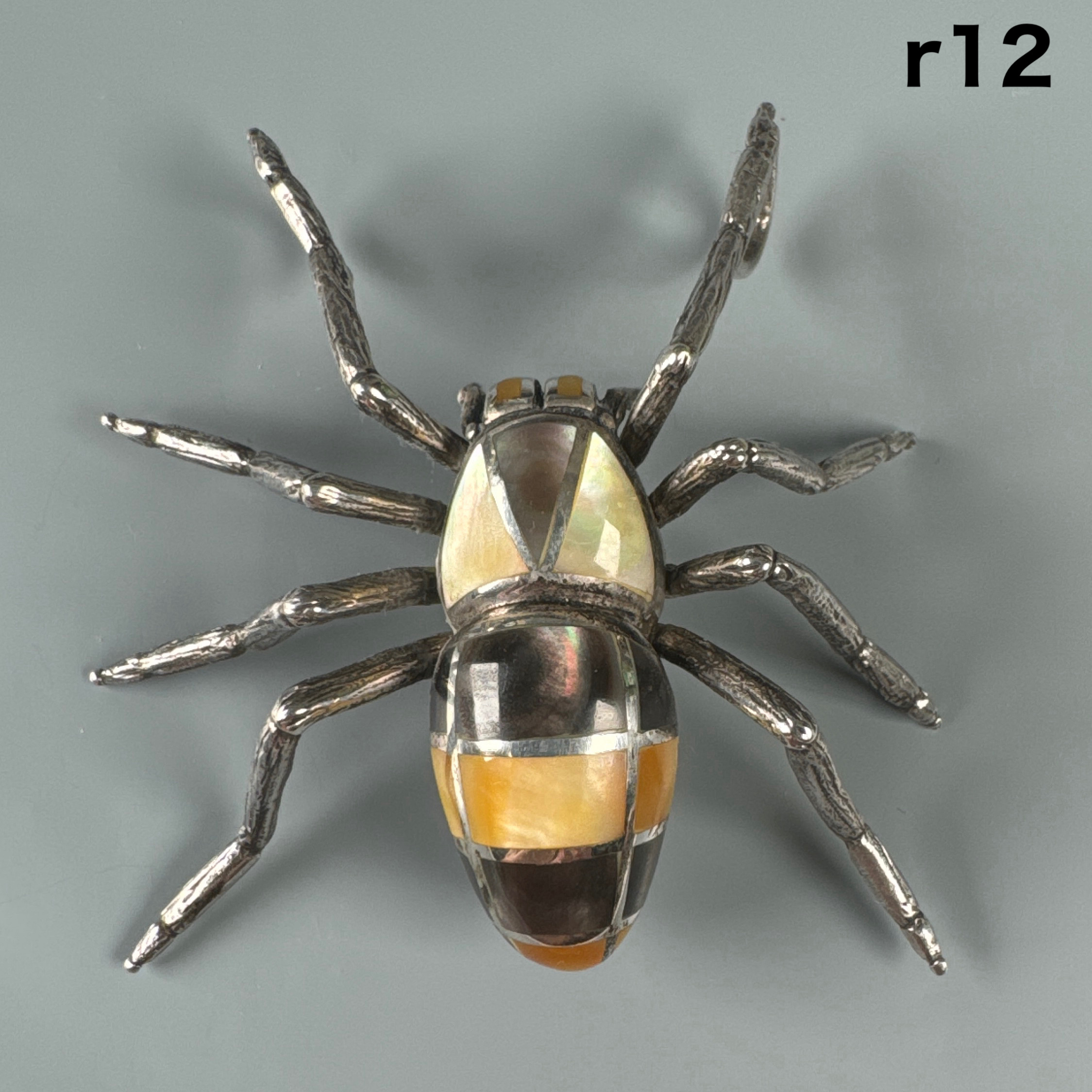 クモ型 シルバー925 螺鈿装飾 ペンダントトップ r12