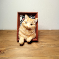 羊毛フェルト　茶白　ハチワレ　猫　お座り　フェルトドール　ハンドメイド 羊毛フェルト 茶白 ハチワレ 猫 お座り フェルトドール