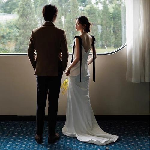S 結婚式　前撮り　2次会　ウェディング　ドレス　ブラック　サテン　リボン ウエディングドレス オフショルダー サテン リボン ブラック