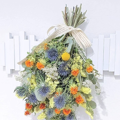 紅花とエリンジウムのドライフラワースワッグ スワッグ happiness