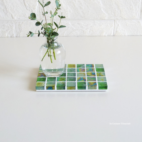 トレイ 置物 ガラス 雑貨 など まとめ売り グリーン Slim ガラスモザイクタイルのディスプレイトレイmini
