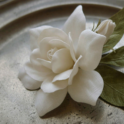 リネンの花　八重のくちなしガーデニアのコサージュA 2枚目の画像