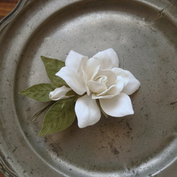 リネンの花　八重のくちなしガーデニアのコサージュA 4枚目の画像