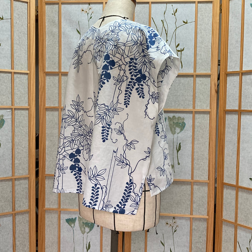 ☆浴衣リメイク☆ プチブラウス (藤の花/ホワイト) ブラウス ☆浴衣リメイク☆ プチブラウス (藤の花/ホワイト) ブラウス