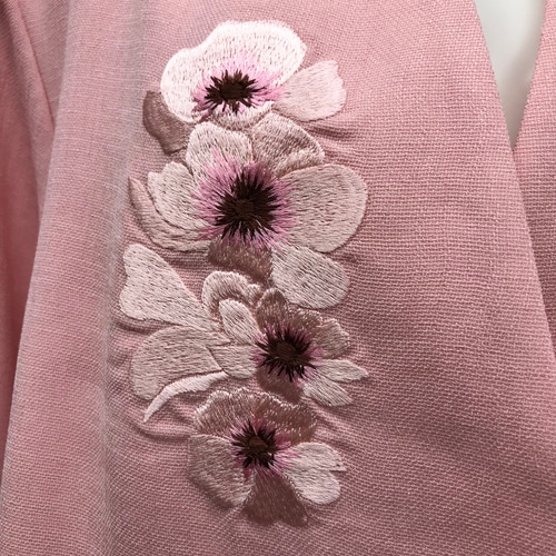 伝統工芸 横振り刺繍 大判刺繍花ノーカラープリーツジャケット パンツ