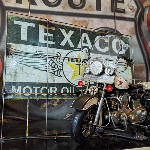 アメリカンガレージ雑貨 ポリスバイク & TEXACO サインボード