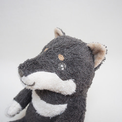 オーガニックコットン草木染め柴犬のぬいぐるみ【黒柴】Mサイズ 5枚目の画像