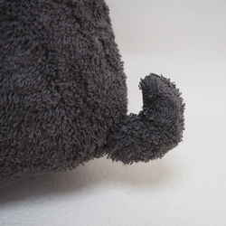 オーガニックコットン草木染め柴犬のぬいぐるみ【黒柴】Mサイズ 6枚目の画像