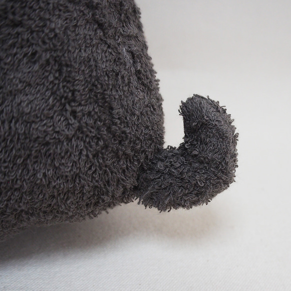 オーガニックコットン草木染め柴犬のぬいぐるみ【黒柴】Mサイズ 6枚目の画像