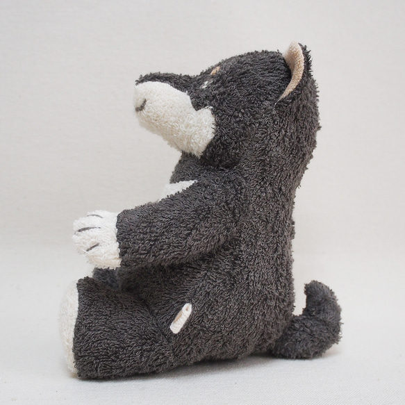 オーガニックコットン草木染め柴犬のぬいぐるみ【黒柴】Mサイズ 3枚目の画像