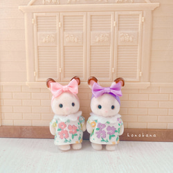 シルバニアファミリー立っち赤ちゃんくすみカラーのお花柄お洋服