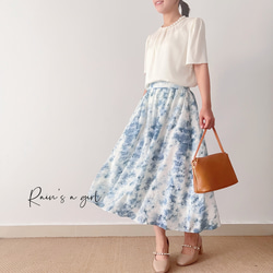 美品 ブルマリン Blumarine 花柄ギャザーフレアシルクスカート 美品 ブルマリン Blumarine 花柄ギャザーフレアシルクスカート