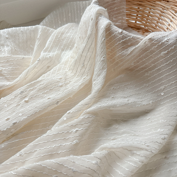 シフォン刺繍》キラキラふわふわ ストライプ（ライトベージュ) F54-2