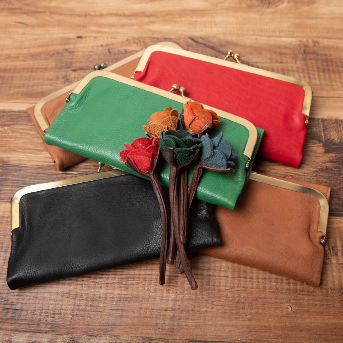 ※【数量限定！レザーフラワー付きギフトセット】がま口 長財布 大容量 本革 レザー HAW014