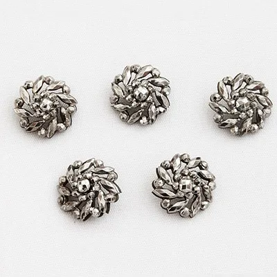 フランス製花形メタルボタン5pcs（No.3667）