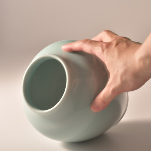 半磁器青磁花器【1点もの】訳アリ品のため30％ 一輪挿し・花瓶・花器