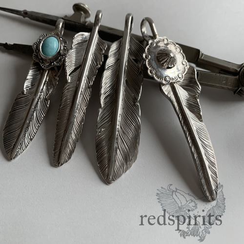 red spirits 風切りフェザー プレーンs ネックレス・ペンダント