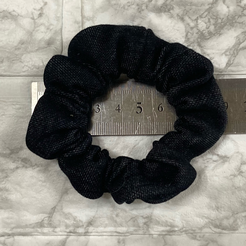 仕事にも使える、細めのシュシュ黒と紺色の2本セット シュシュ