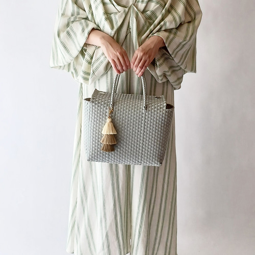 翌日発送】メルカドバッグ プラかごバッグ タッセルつき 無地 グレー