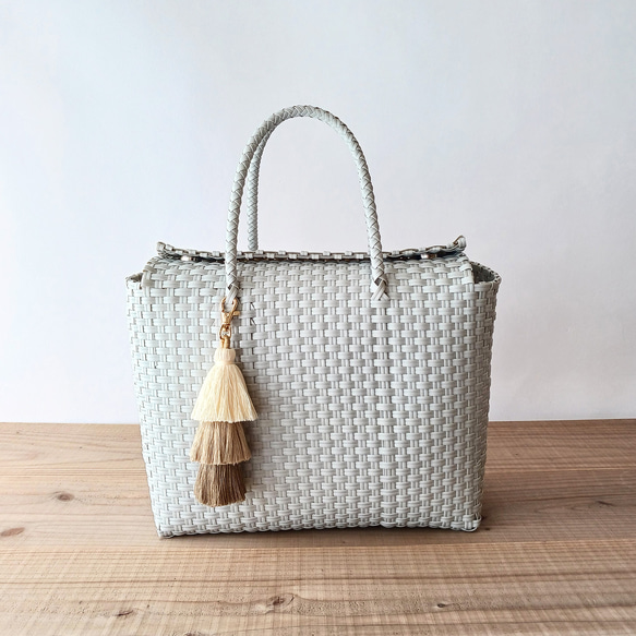 翌日発送】メルカドバッグ プラかごバッグ タッセルつき 無地 グレー
