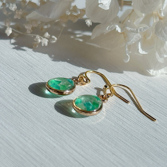 【金具変更可】海洋プラスチックのしずくピアス 2枚目の画像