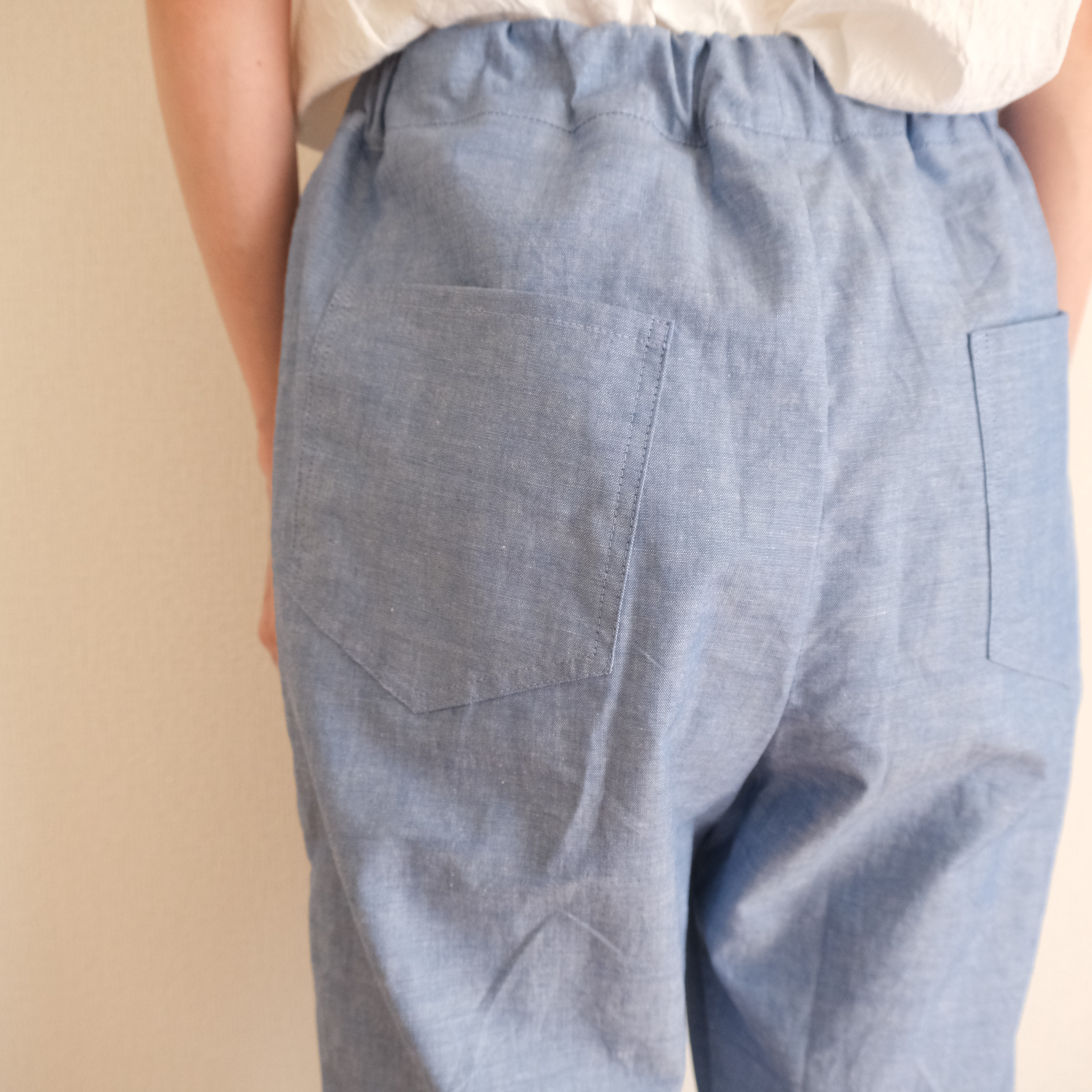 シャンブレーテーパードパンツ