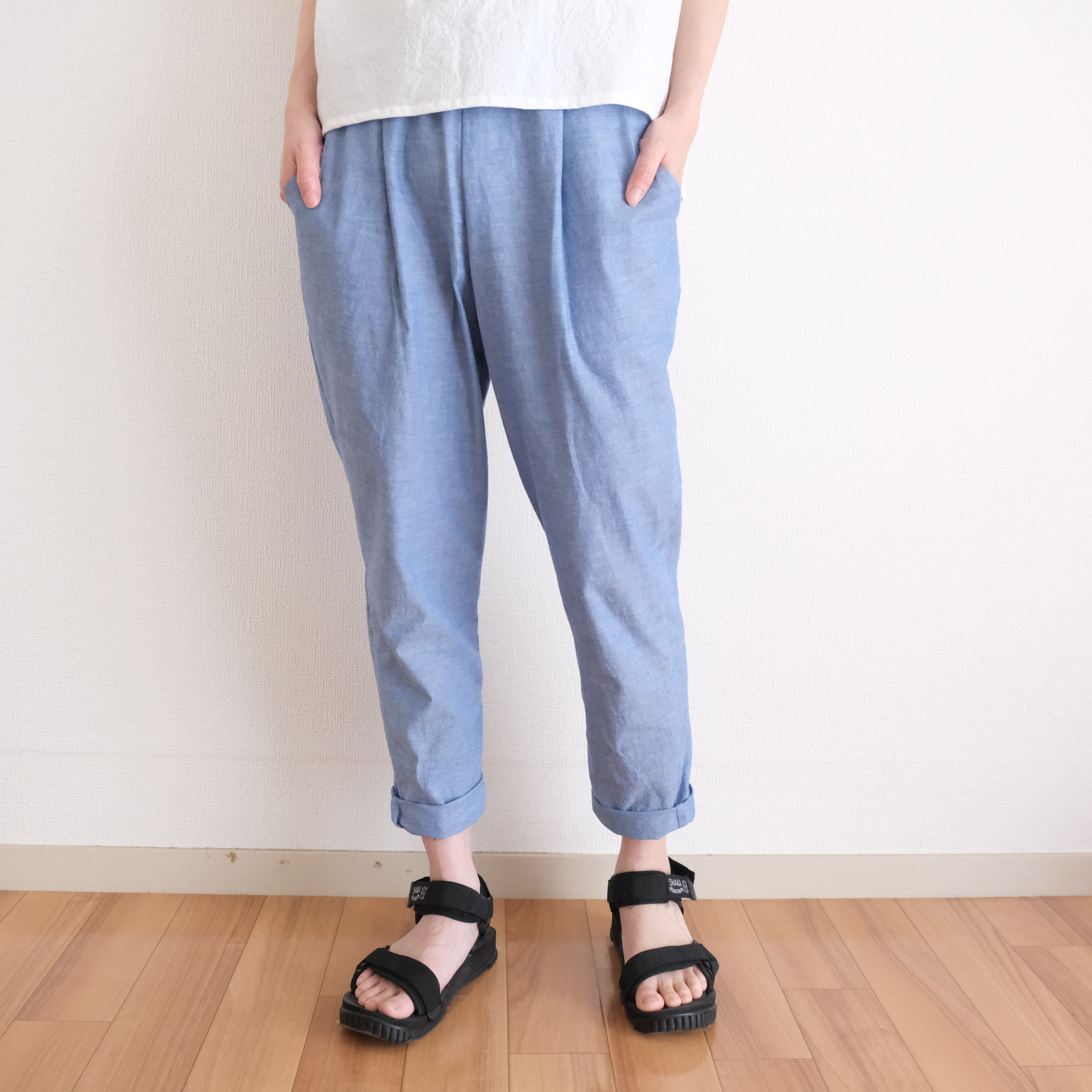 シャンブレーテーパードパンツ