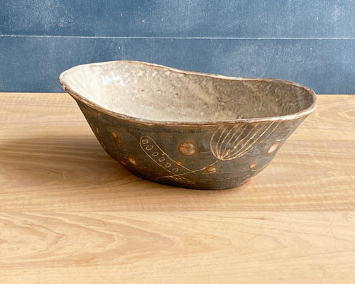 舟形楕円鉢「水玉」 中皿 めいポタ 通販 17807015｜Creema(クリーマ)