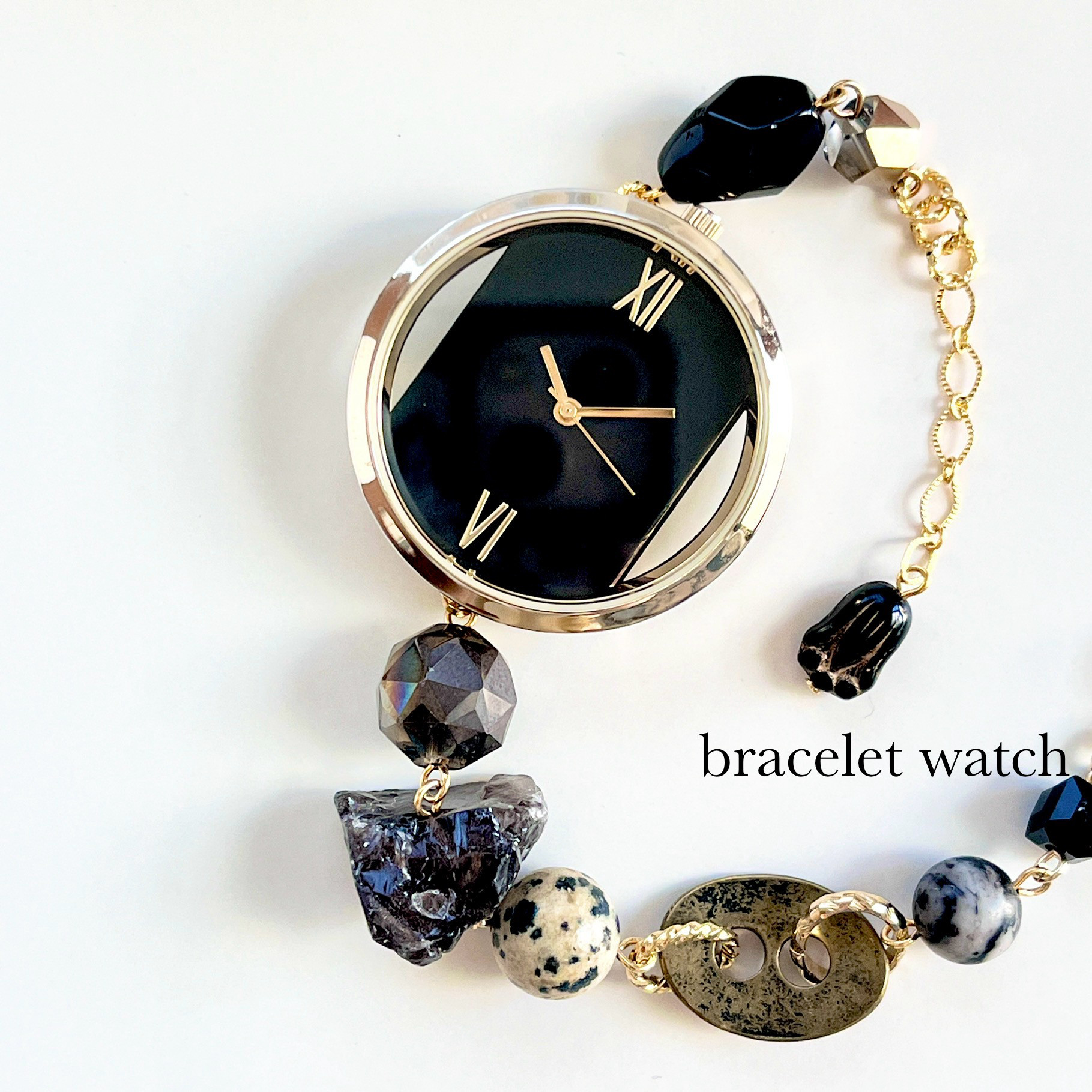 ブレスウォッチ　黒×ゴールド　シンプル　大振り　文字盤大きめ3.5m 4,240円