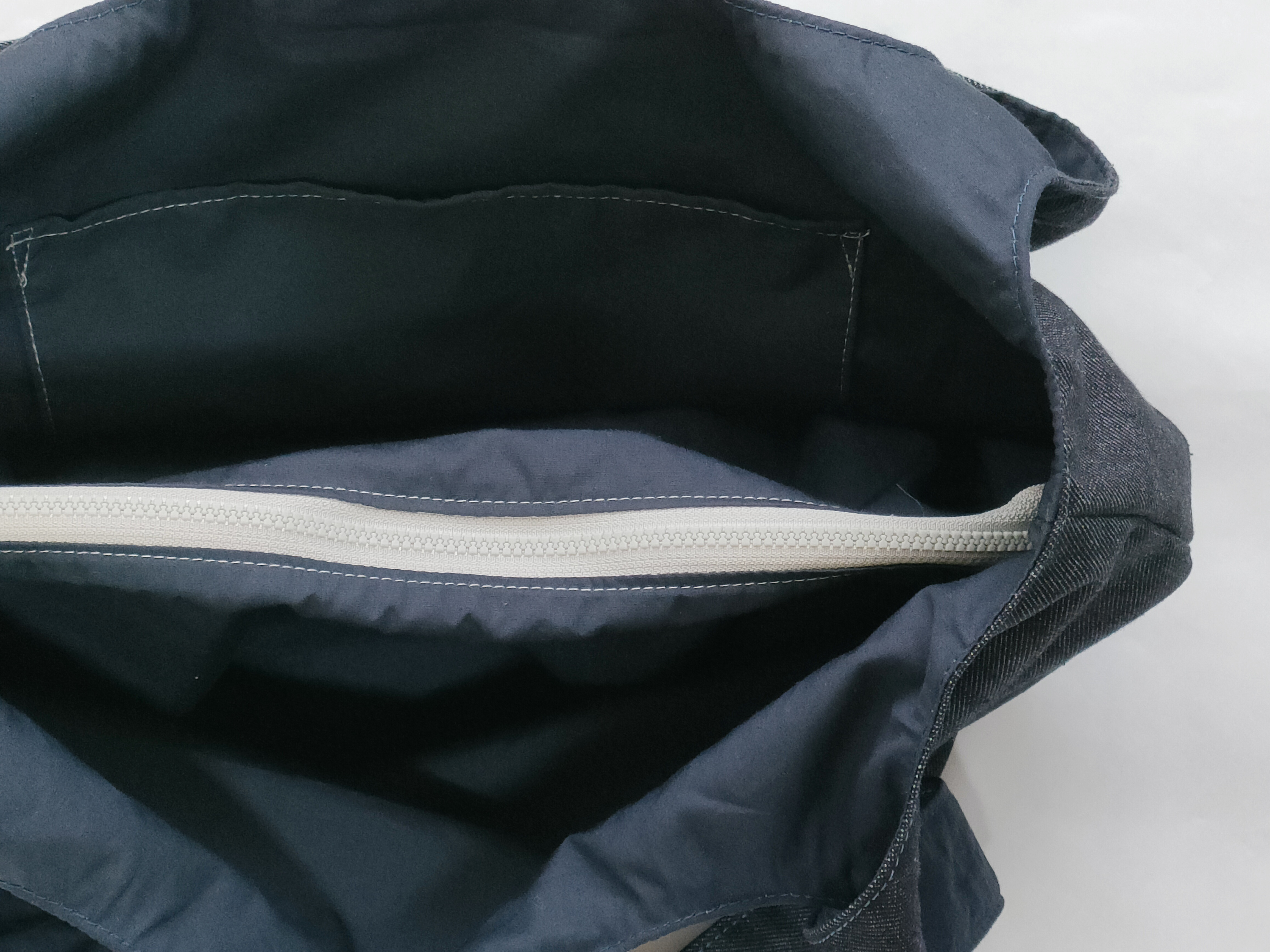 仕切りポケットにお弁当が入る　整頓できる入れ子トート　ショルダーバッグ　デニム