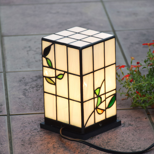 ステンドグラス ランプ 行燈 4kBAD 室内用 テーブルライト 卓上灯 屋内