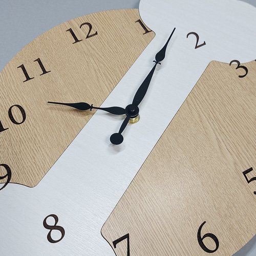 期間限定値下げ3000円引き】【文字入れ】大きな骨型 壁掛け時計 静音