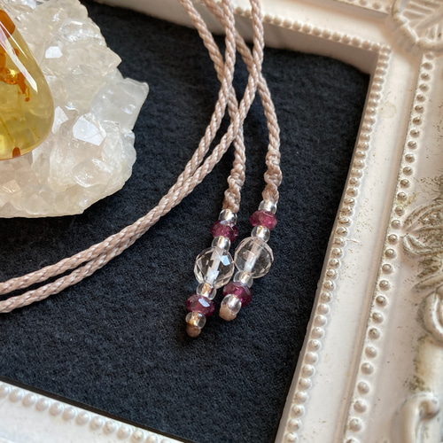 【もちこ☆】アンバー＆ガーネットのマクラメネックレス　ペンダント　天然石 もちこ☆】アンバー＆ガーネットのマクラメネックレス